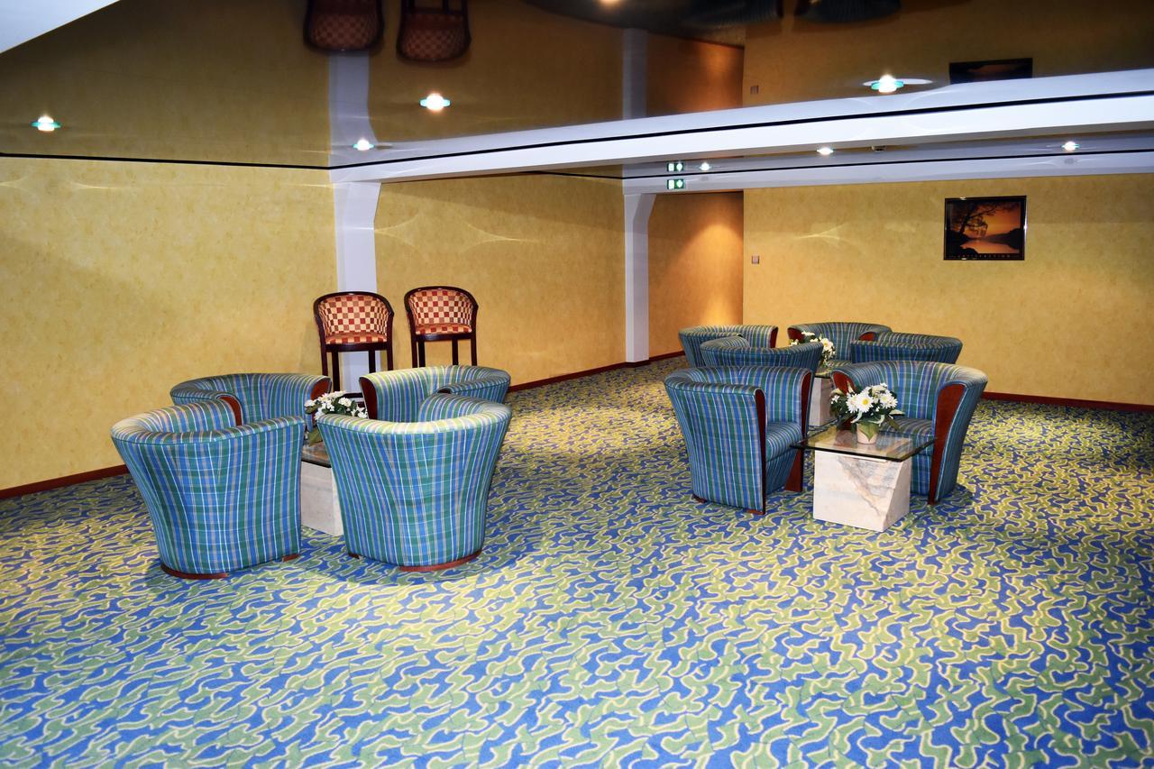 Hotel Le Pole Europeen Aubange Exterior foto